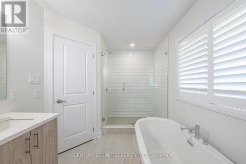 325 Mullighan Gardens, Peterborough (Northcrest), ON - Indoor Photo Showing Bathroom