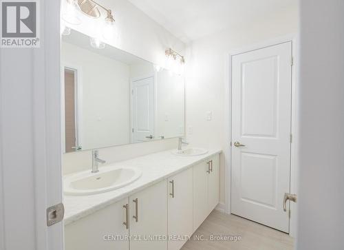 325 Mullighan Gardens, Peterborough (Northcrest), ON - Indoor Photo Showing Bathroom