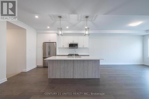 325 Mullighan Gardens, Peterborough (Northcrest), ON - Indoor Photo Showing Kitchen With Upgraded Kitchen