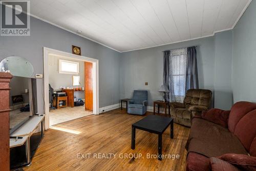 9 Octavia Street, Belleville, ON - Indoor Photo Showing Living Room