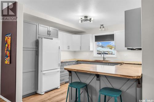 1208 6Th Avenue N, Saskatoon, SK - Indoor Photo Showing Kitchen