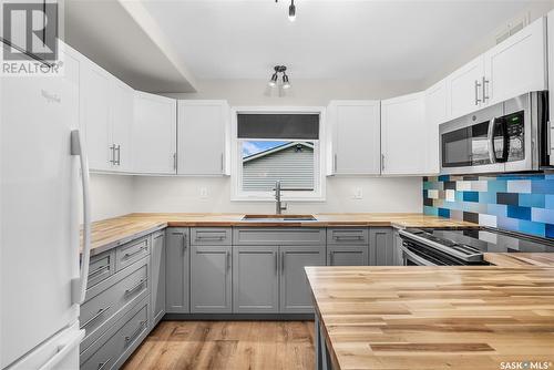 1208 6Th Avenue N, Saskatoon, SK - Indoor Photo Showing Kitchen With Upgraded Kitchen