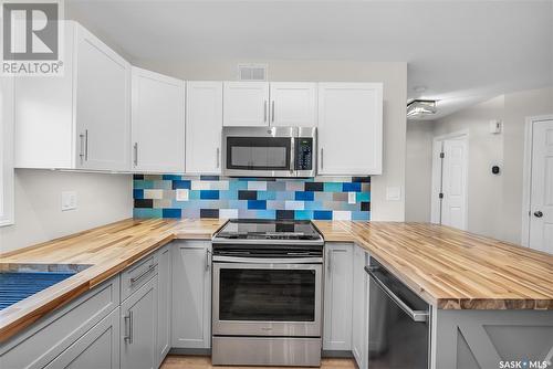 1208 6Th Avenue N, Saskatoon, SK - Indoor Photo Showing Kitchen