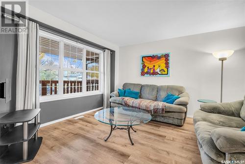 1208 6Th Avenue N, Saskatoon, SK - Indoor Photo Showing Living Room