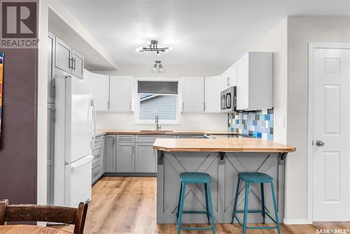 1208 6Th Avenue N, Saskatoon, SK - Indoor Photo Showing Kitchen