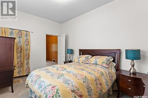 207 4Th Avenue E, Watrous, SK - Indoor Photo Showing Bedroom