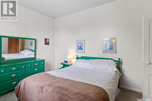 207 4Th Avenue E, Watrous, SK - Indoor Photo Showing Bedroom