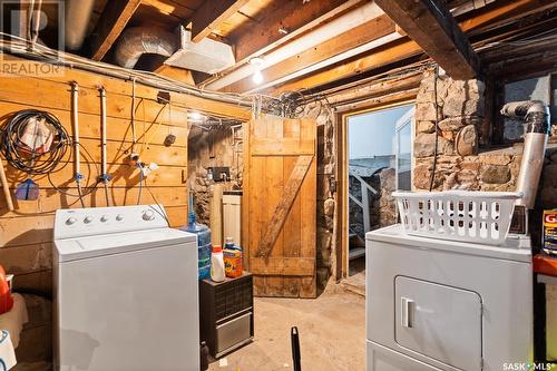 207 4Th Avenue E, Watrous, SK - Indoor Photo Showing Laundry Room