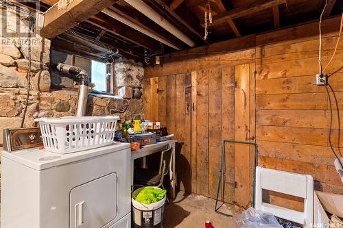 207 4Th Avenue E, Watrous, SK - Indoor Photo Showing Laundry Room