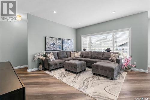 550 Pritchard Crescent, Saskatoon, SK - Indoor Photo Showing Living Room