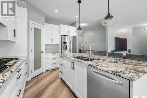 550 Pritchard Crescent, Saskatoon, SK - Indoor Photo Showing Kitchen With Double Sink With Upgraded Kitchen