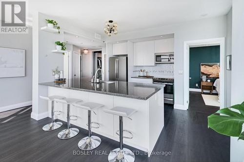 2403 - 231 Fort York Boulevard, Toronto, ON - Indoor Photo Showing Kitchen With Upgraded Kitchen