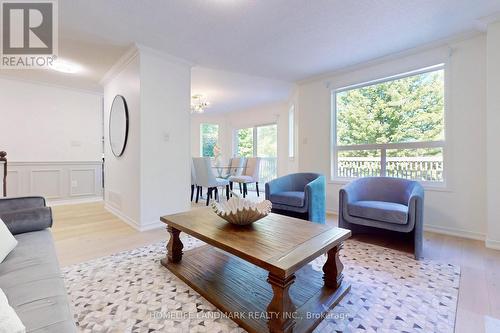 30 Ambler Bay, Barrie, ON - Indoor Photo Showing Living Room