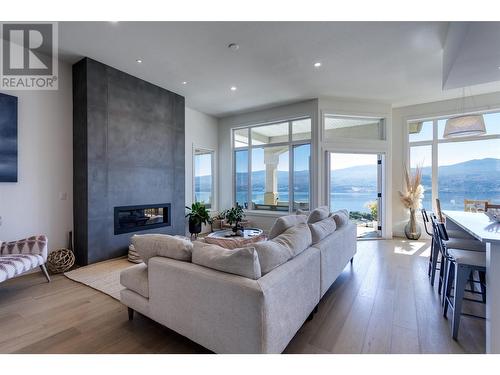 1608 Braeburn Court, West Kelowna, BC - Indoor Photo Showing Living Room With Fireplace