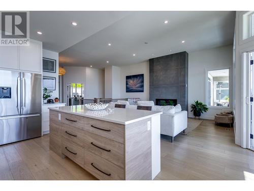 1608 Braeburn Court, West Kelowna, BC - Indoor Photo Showing Kitchen With Upgraded Kitchen