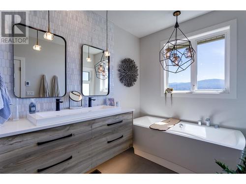 1608 Braeburn Court, West Kelowna, BC - Indoor Photo Showing Bathroom