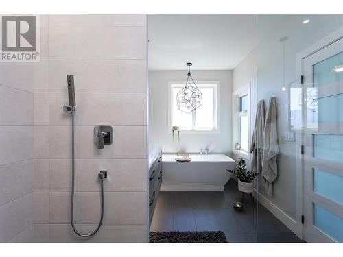 1608 Braeburn Court, West Kelowna, BC - Indoor Photo Showing Bathroom