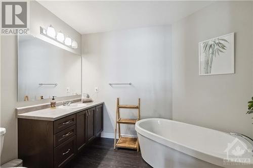 Spacious Bath Oasis in the Ensuite - 561 Chimney Corner Terrace, Ottawa, ON - Indoor Photo Showing Bathroom