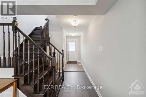 561 Chimney Corner Terrace, Ottawa, ON - Indoor Photo Showing Other Room