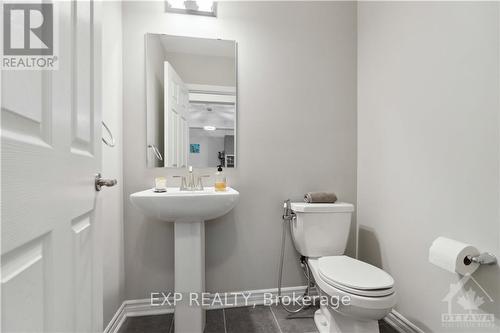 561 Chimney Corner Terrace, Ottawa, ON - Indoor Photo Showing Bathroom