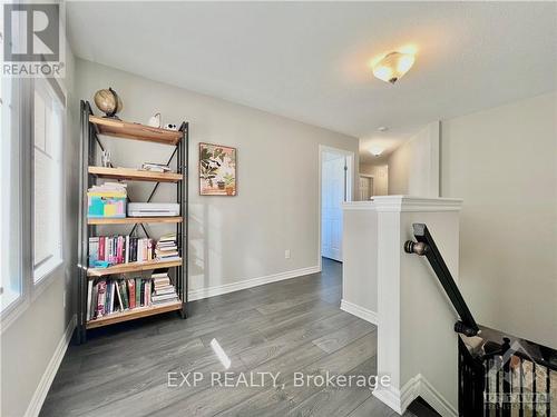 561 Chimney Corner Terrace, Ottawa, ON - Indoor Photo Showing Other Room