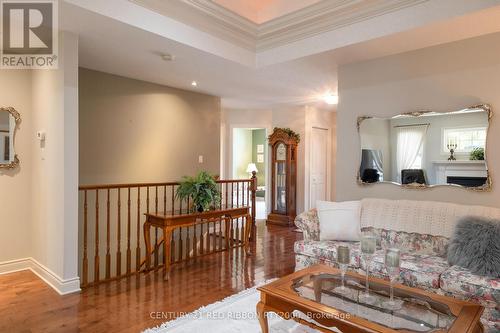 132 Deborah Drive, Strathroy-Caradoc (Ne), ON - Indoor Photo Showing Living Room