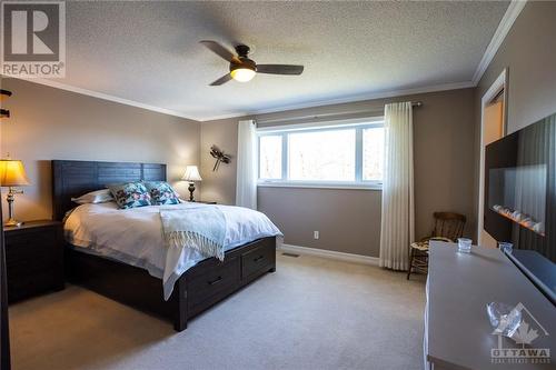 1472 South Russell Road, Russell, ON - Indoor Photo Showing Bedroom