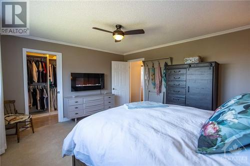 1472 South Russell Road, Russell, ON - Indoor Photo Showing Bedroom