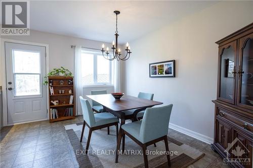 1472 South Russell Road, Russell, ON - Indoor Photo Showing Dining Room