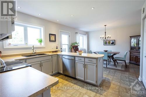 1472 South Russell Road, Russell, ON - Indoor Photo Showing Kitchen With Double Sink