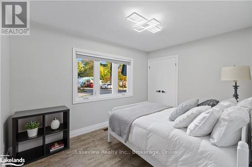 3914 Rosemary Lane, Innisfil, ON - Indoor Photo Showing Bedroom