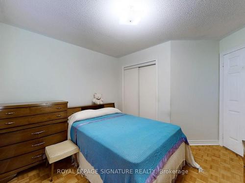 622 Bristol Rd W, Mississauga, ON - Indoor Photo Showing Bedroom