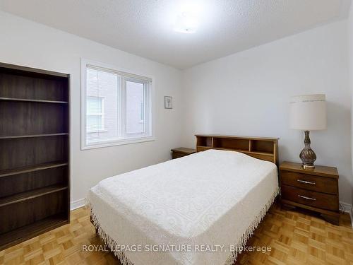 622 Bristol Rd W, Mississauga, ON - Indoor Photo Showing Bedroom