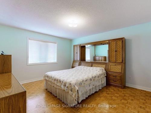 622 Bristol Rd W, Mississauga, ON - Indoor Photo Showing Bedroom