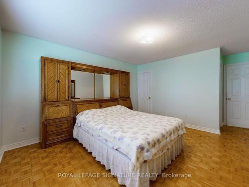 622 Bristol Rd W, Mississauga, ON - Indoor Photo Showing Bedroom