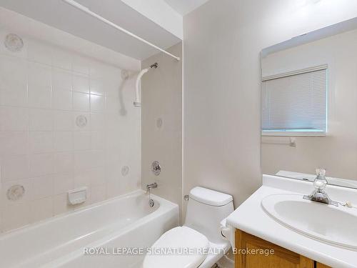 622 Bristol Rd W, Mississauga, ON - Indoor Photo Showing Bathroom