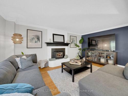 8 Grace Crt, Caledon, ON - Indoor Photo Showing Living Room With Fireplace