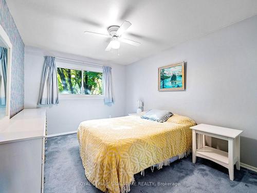 3462 Bannerhill Ave, Mississauga, ON - Indoor Photo Showing Bedroom