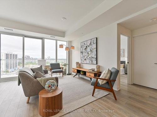 1304-220 Missinnihe Way, Mississauga, ON - Indoor Photo Showing Living Room