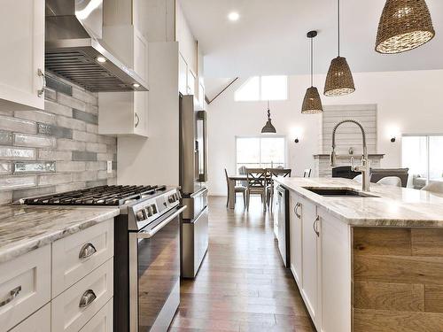 Cuisine - 217 Rue Des Pinsons, Magog, QC - Indoor Photo Showing Kitchen With Upgraded Kitchen