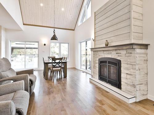 Salon - 217 Rue Des Pinsons, Magog, QC - Indoor Photo Showing Living Room With Fireplace