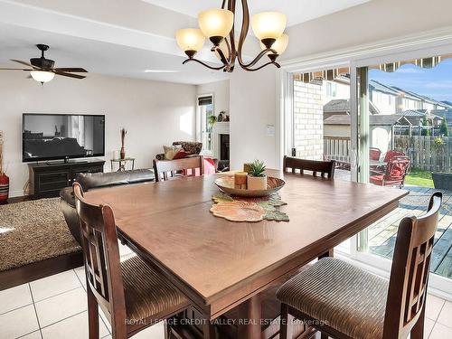 6532 Mary Dr, Niagara Falls, ON - Indoor Photo Showing Dining Room