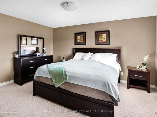 6532 Mary Dr, Niagara Falls, ON - Indoor Photo Showing Bedroom