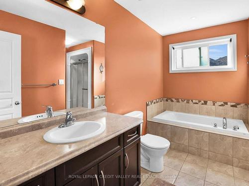 6532 Mary Dr, Niagara Falls, ON - Indoor Photo Showing Bathroom