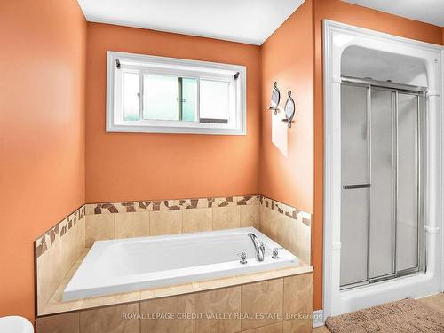 6532 Mary Dr, Niagara Falls, ON - Indoor Photo Showing Bathroom