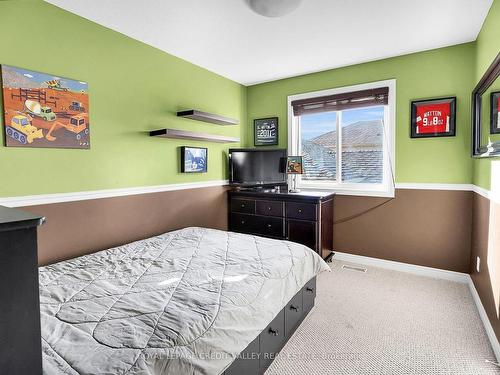 6532 Mary Dr, Niagara Falls, ON - Indoor Photo Showing Bedroom