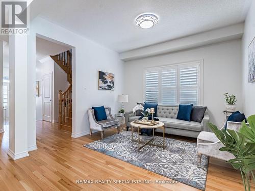 80 Thornbush Boulevard, Brampton, ON - Indoor Photo Showing Living Room