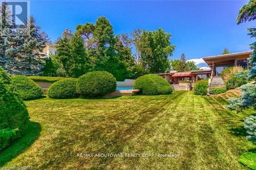 1044 Argyle Drive, Oakville, ON - Outdoor