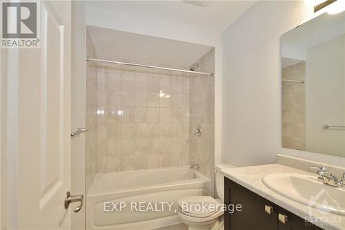 144 Anthracite, Ottawa, ON - Indoor Photo Showing Bathroom