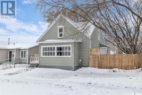 1517 B Avenue N, Saskatoon, SK - Outdoor